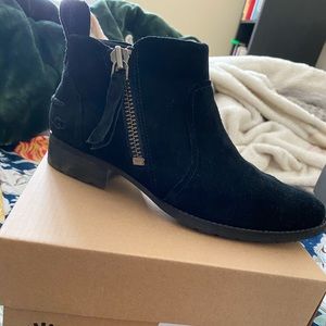 Brand New UGG Aureo Boot.